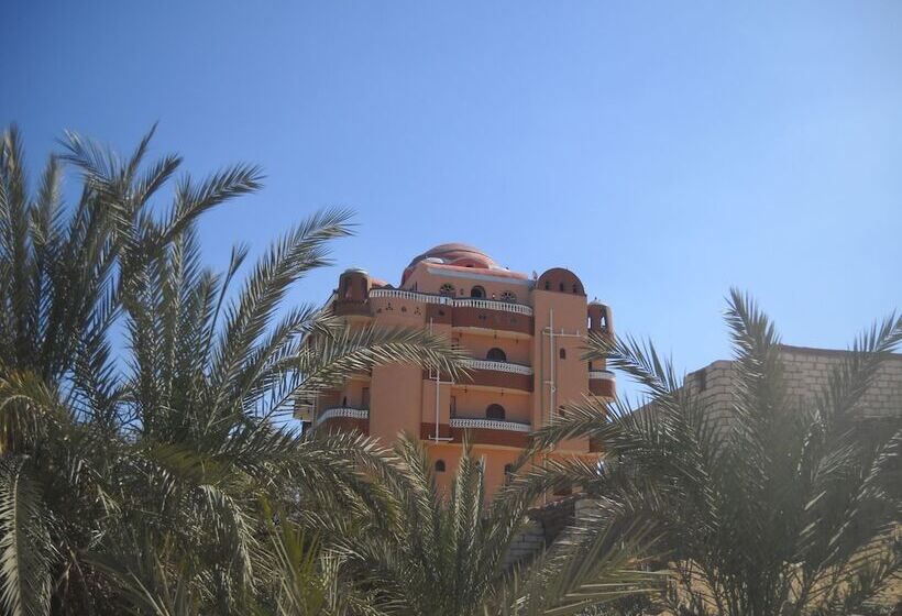 هتل Bedouin Castle