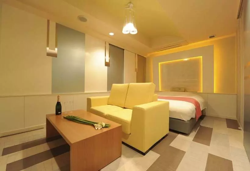 Hotelli Iris   Adult Only