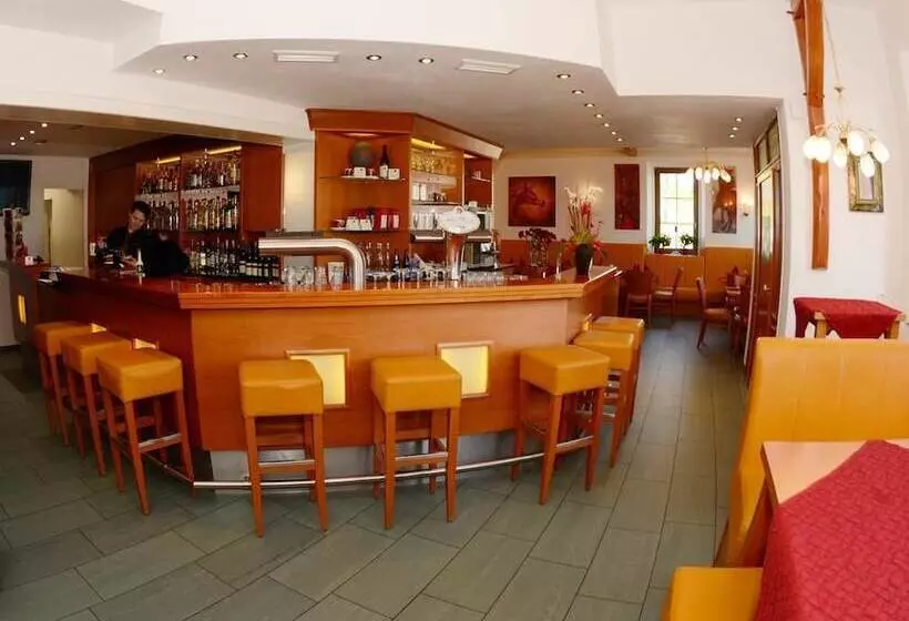 Hotelli Restaurant Rotes Einhorn Düren  Superior