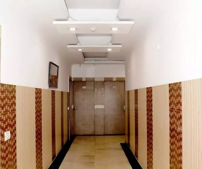 هتل Riya Palace