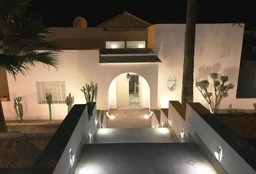 پانسیون Dar Corniche La Marsa