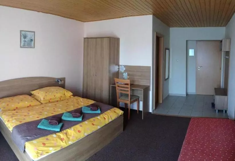 ペンション Guest House Fleurs