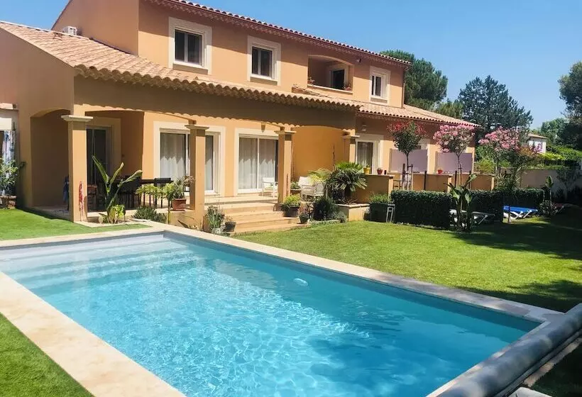 Majatalo Lou Meinado