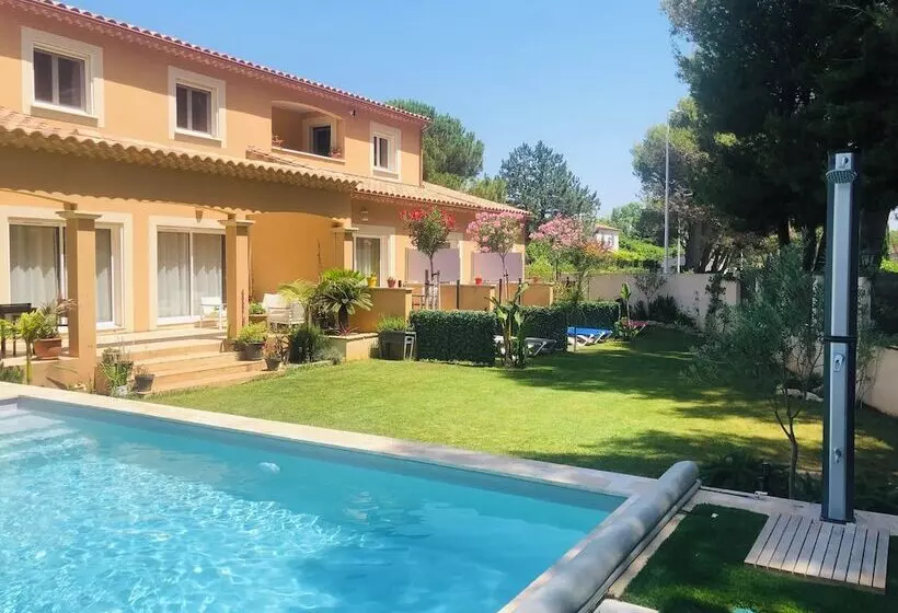 Majatalo Lou Meinado