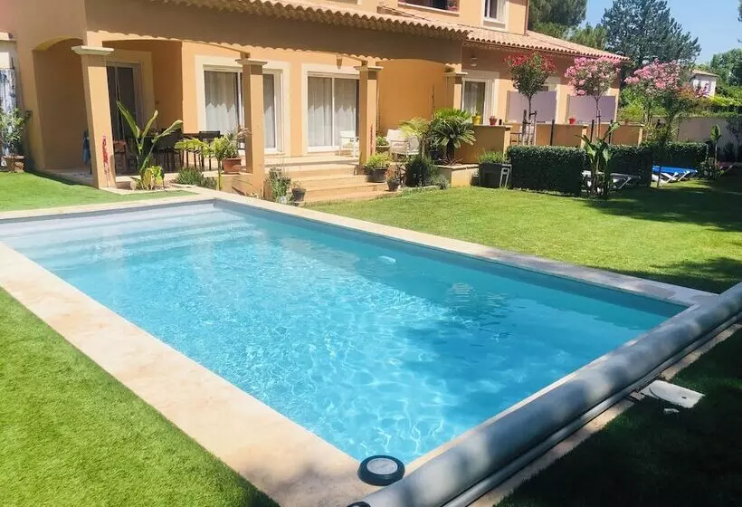 Majatalo Lou Meinado