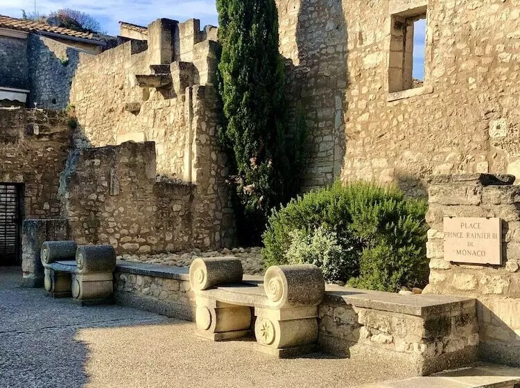 Majatalo Lou Meinado