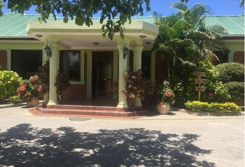 تختخواب و صبحانه Safari Lodge Kunduchi