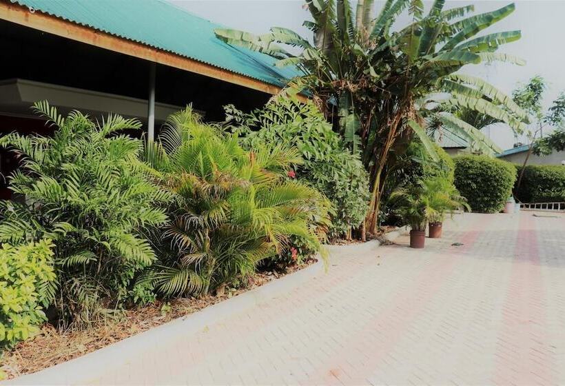 تختخواب و صبحانه Safari Lodge Kunduchi