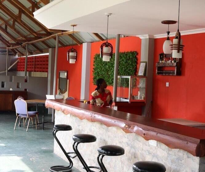 تختخواب و صبحانه Safari Lodge Kunduchi