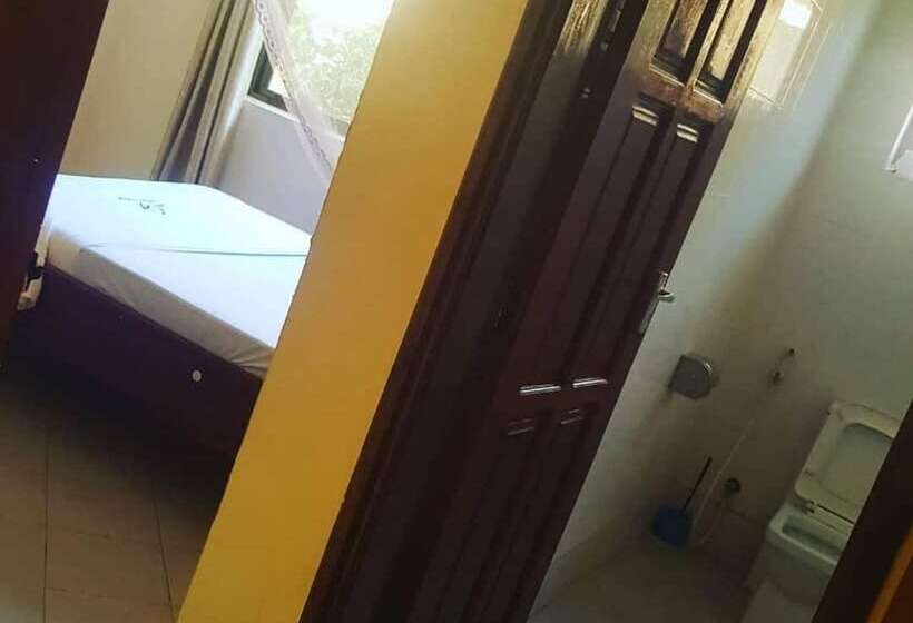 تختخواب و صبحانه Safari Lodge Kunduchi