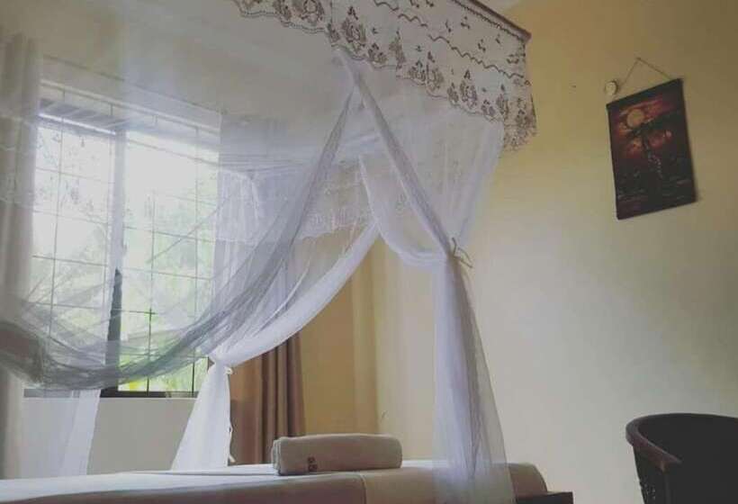 تختخواب و صبحانه Safari Lodge Kunduchi