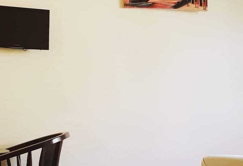 تختخواب و صبحانه Safari Lodge Kunduchi