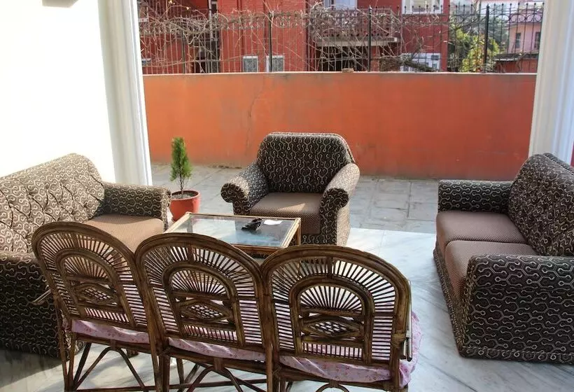 تختخواب و صبحانه Cozy Home