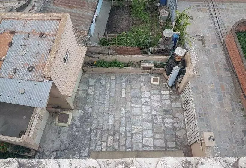 تختخواب و صبحانه Cozy Home