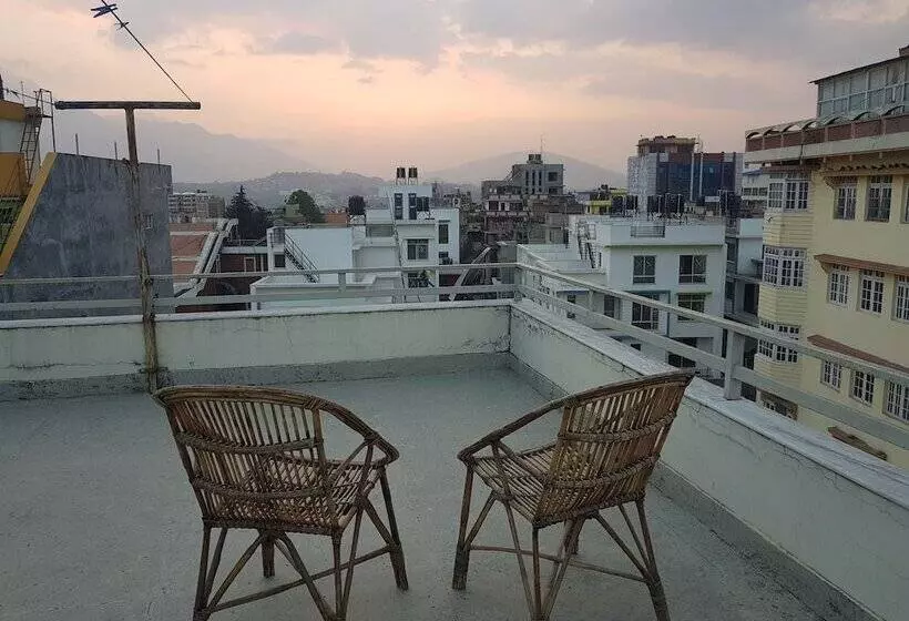 تختخواب و صبحانه Cozy Home