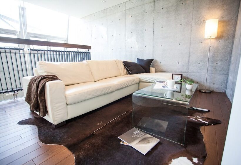 Full Circle Apartments