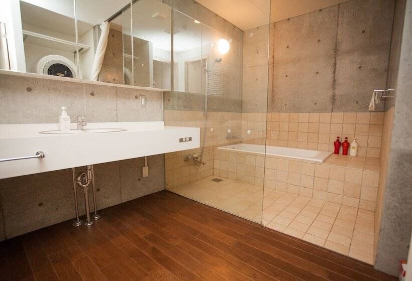 Full Circle Apartments