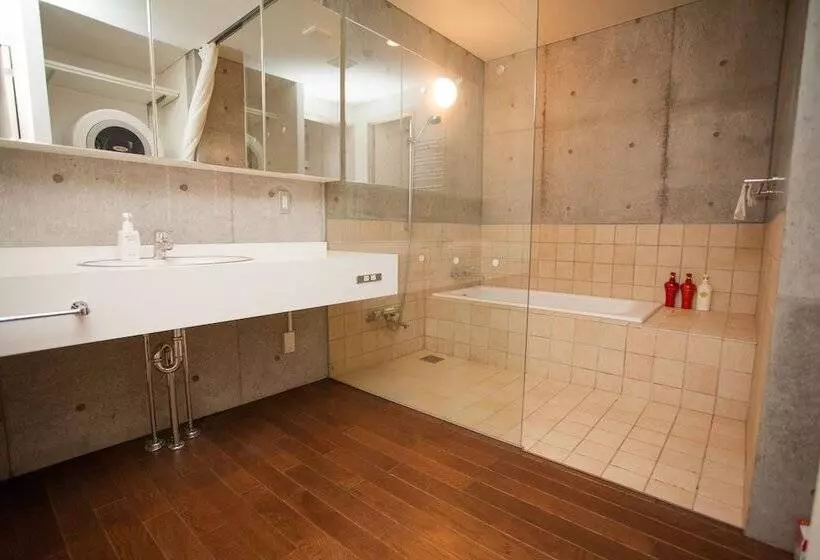 Full Circle Apartments