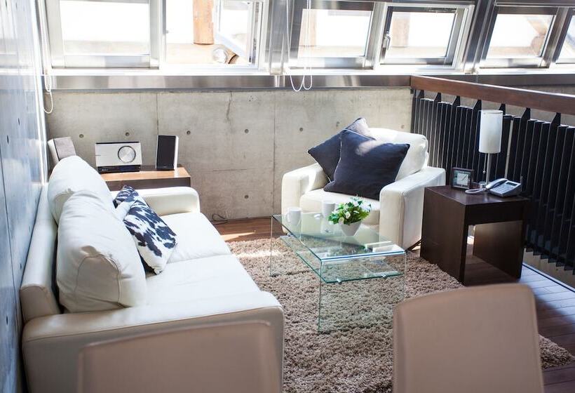 Full Circle Apartments