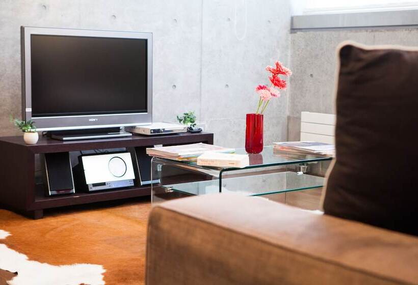 Full Circle Apartments