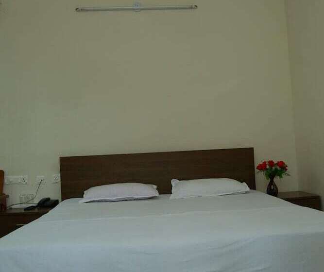 בית מלון כפרי Saravana Inn