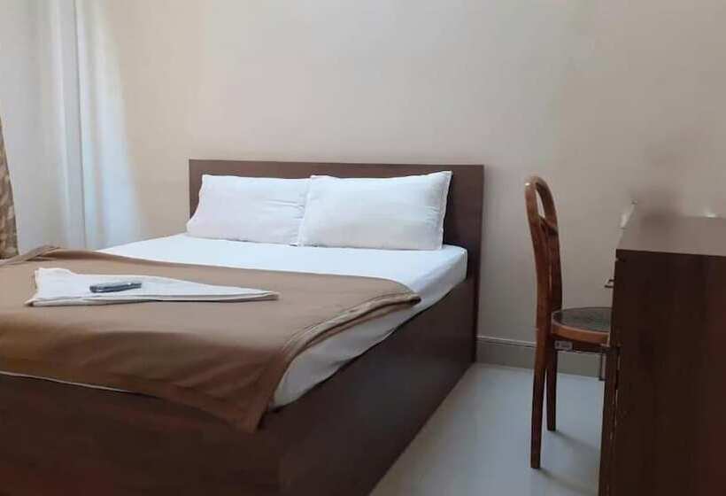 בית מלון כפרי Saravana Inn