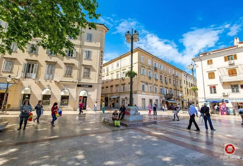 Majatalo Deluxe Ploech