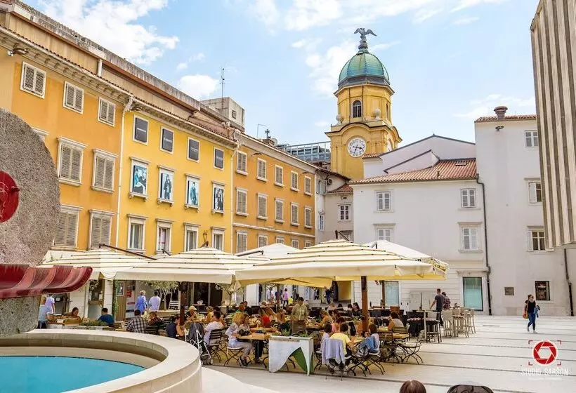 Majatalo Deluxe Ploech