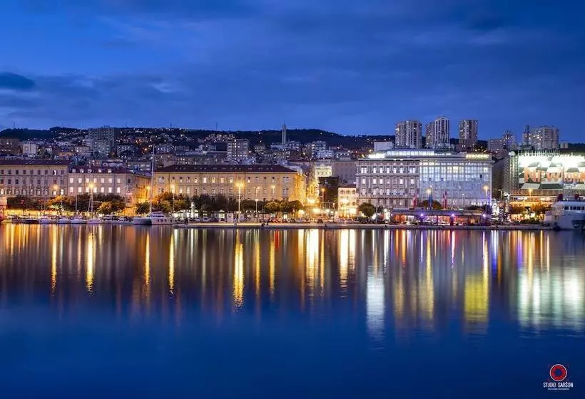 Majatalo Deluxe Ploech