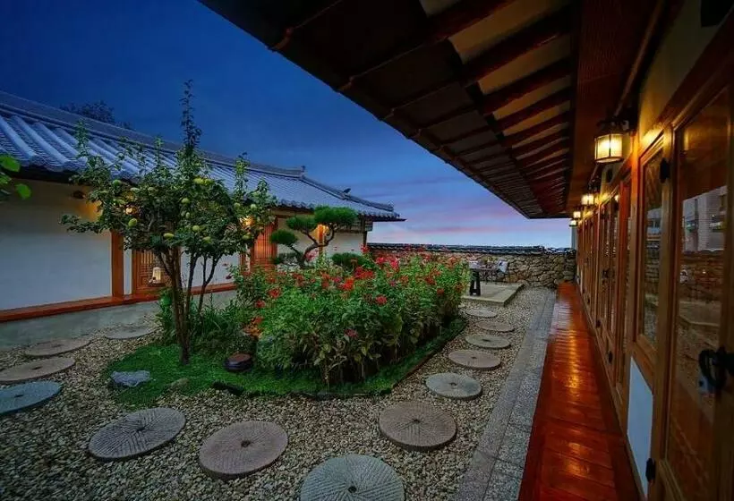 ペンション Jeonju Hanokmaeulsukbak Hanokmidam
