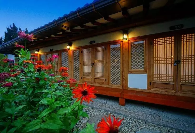 ペンション Jeonju Hanokmaeulsukbak Hanokmidam