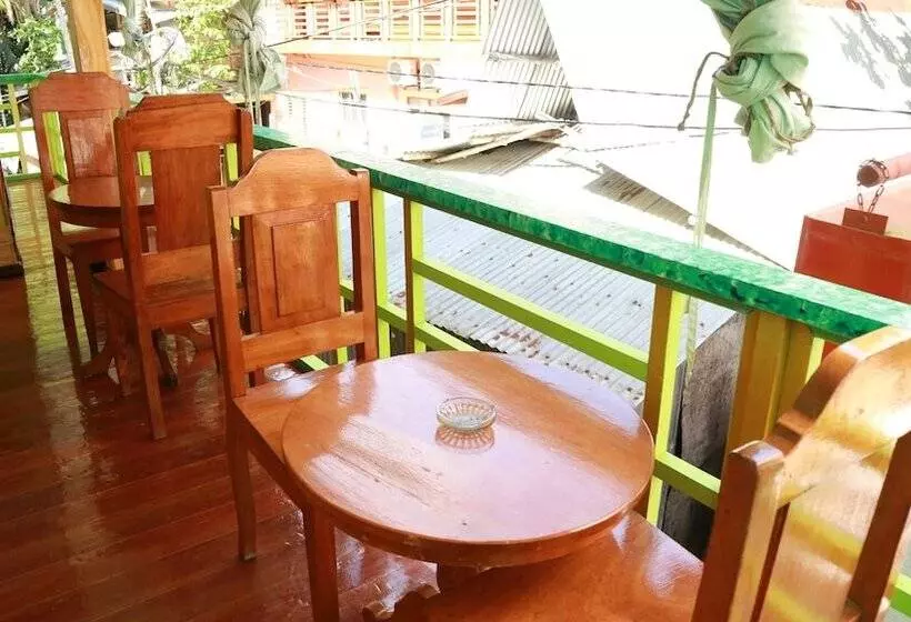 ペンション Mountain Side Inn