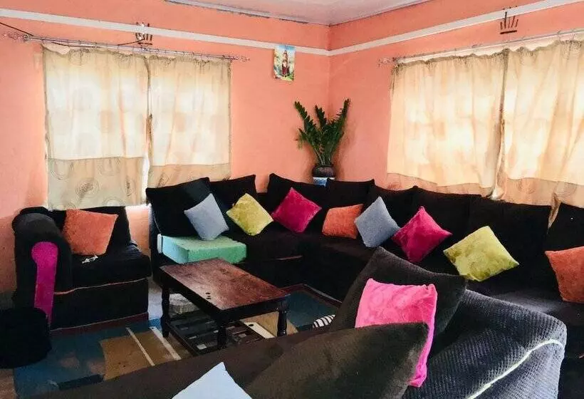 پانسیون Tsavo Homestays