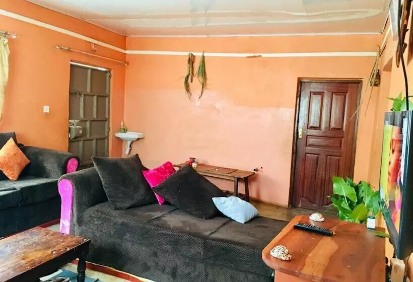 پانسیون Tsavo Homestays