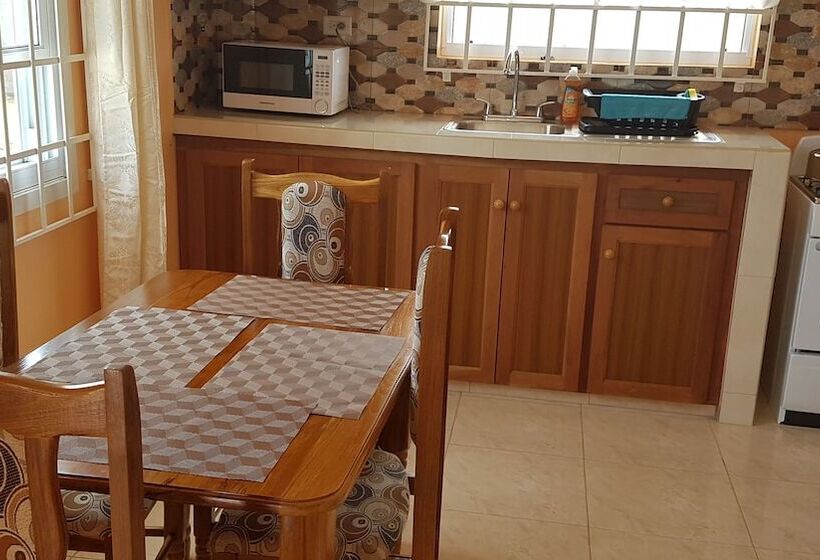 Ri'biero's Holiday Apartments