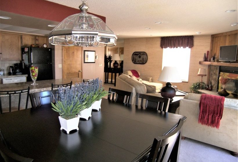 Saltlick 2 Bed 2 Bath