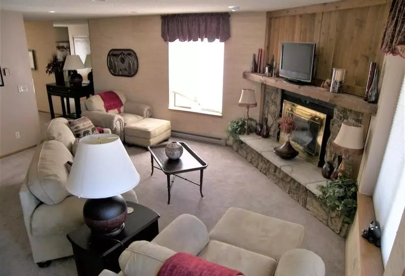 Saltlick 2 Bed 2 Bath