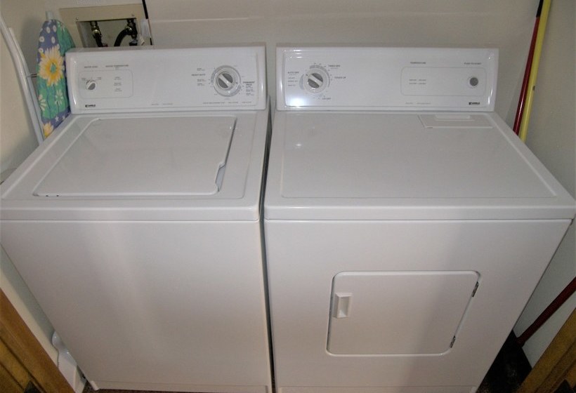 Saltlick 2 Bed 2 Bath