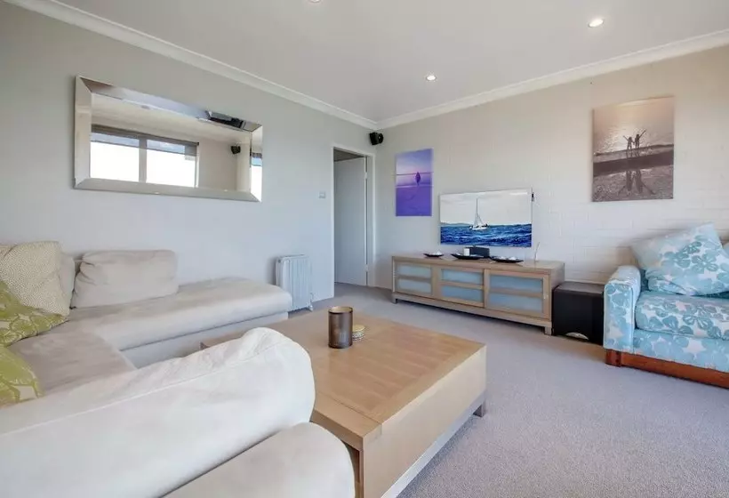 Alcheringa  Unit 3 & 4/32 Sandy Point Road
