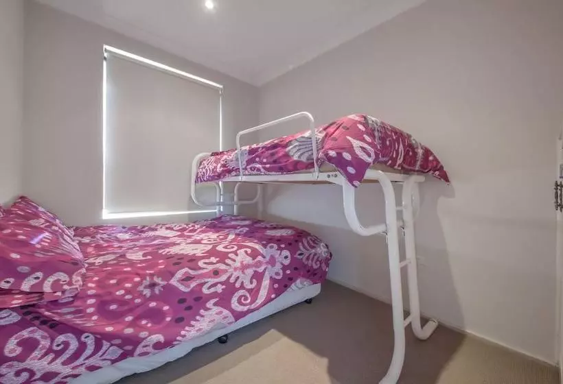 Alcheringa  Unit 3 & 4/32 Sandy Point Road