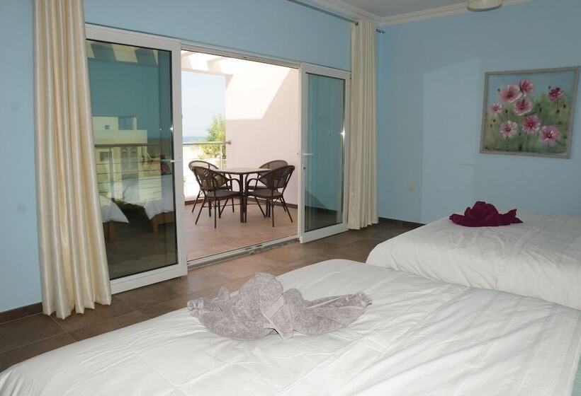 پانسیون Behlys Boutique