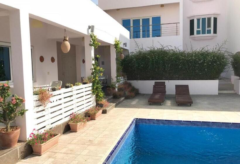 پانسیون Behlys Boutique