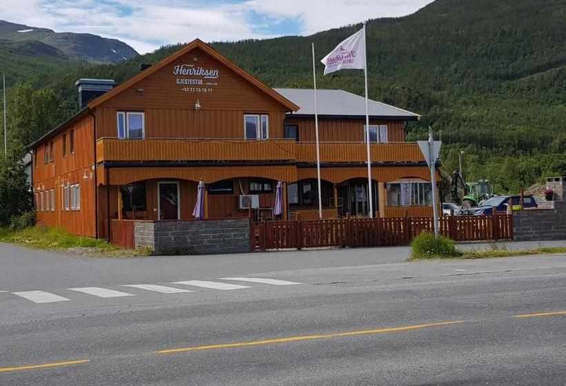 פנסיון Henriksen Gjestestue