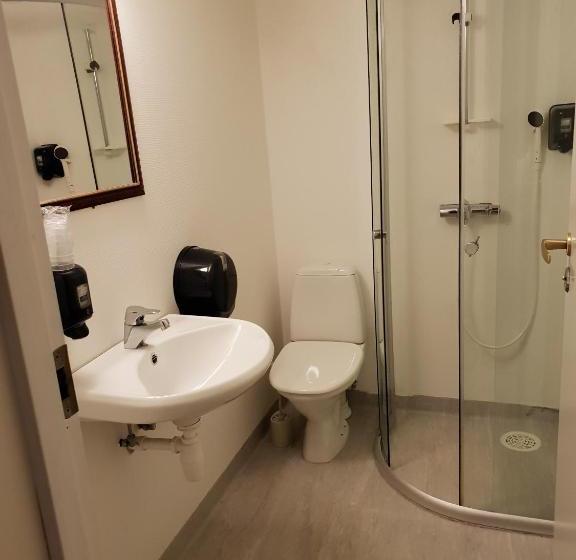 פנסיון Henriksen Gjestestue