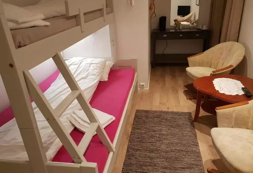 Majatalo Henriksen Gjestestue