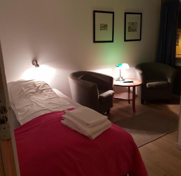 פנסיון Henriksen Gjestestue