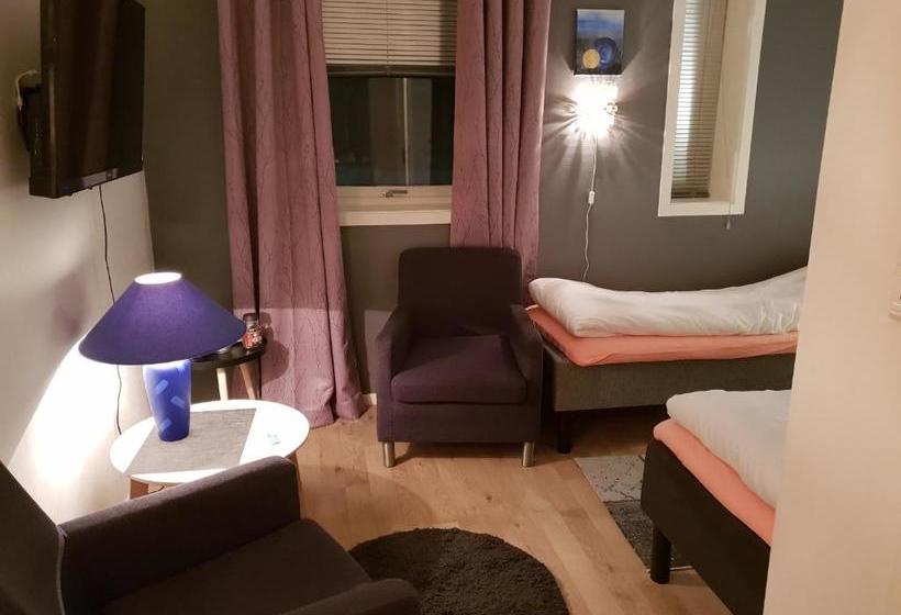 פנסיון Henriksen Gjestestue