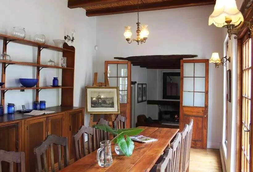 Majatalo Moffid's Place