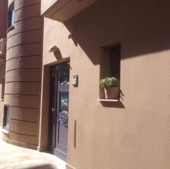 פנסיון Penthesylia