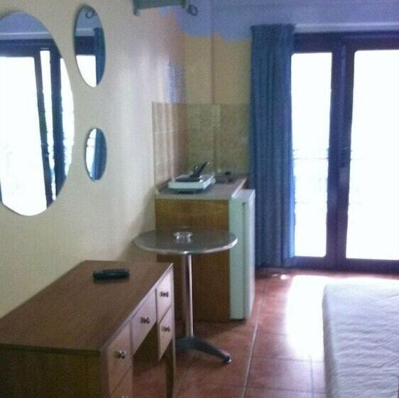 פנסיון Penthesylia